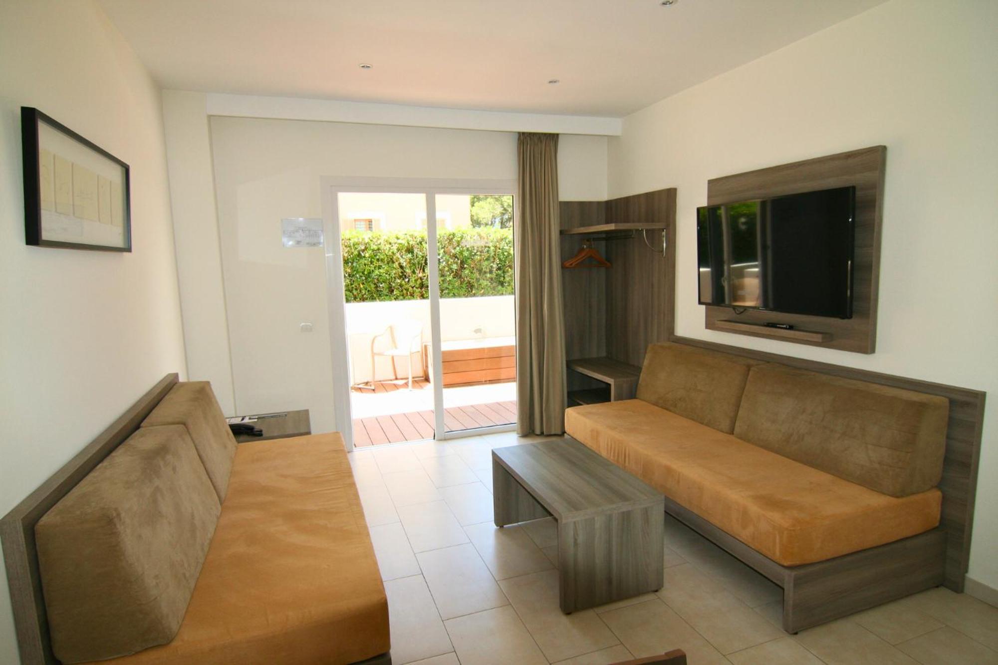 Cabot Tres Torres Apartamentos Playa de Palma  Exterior photo